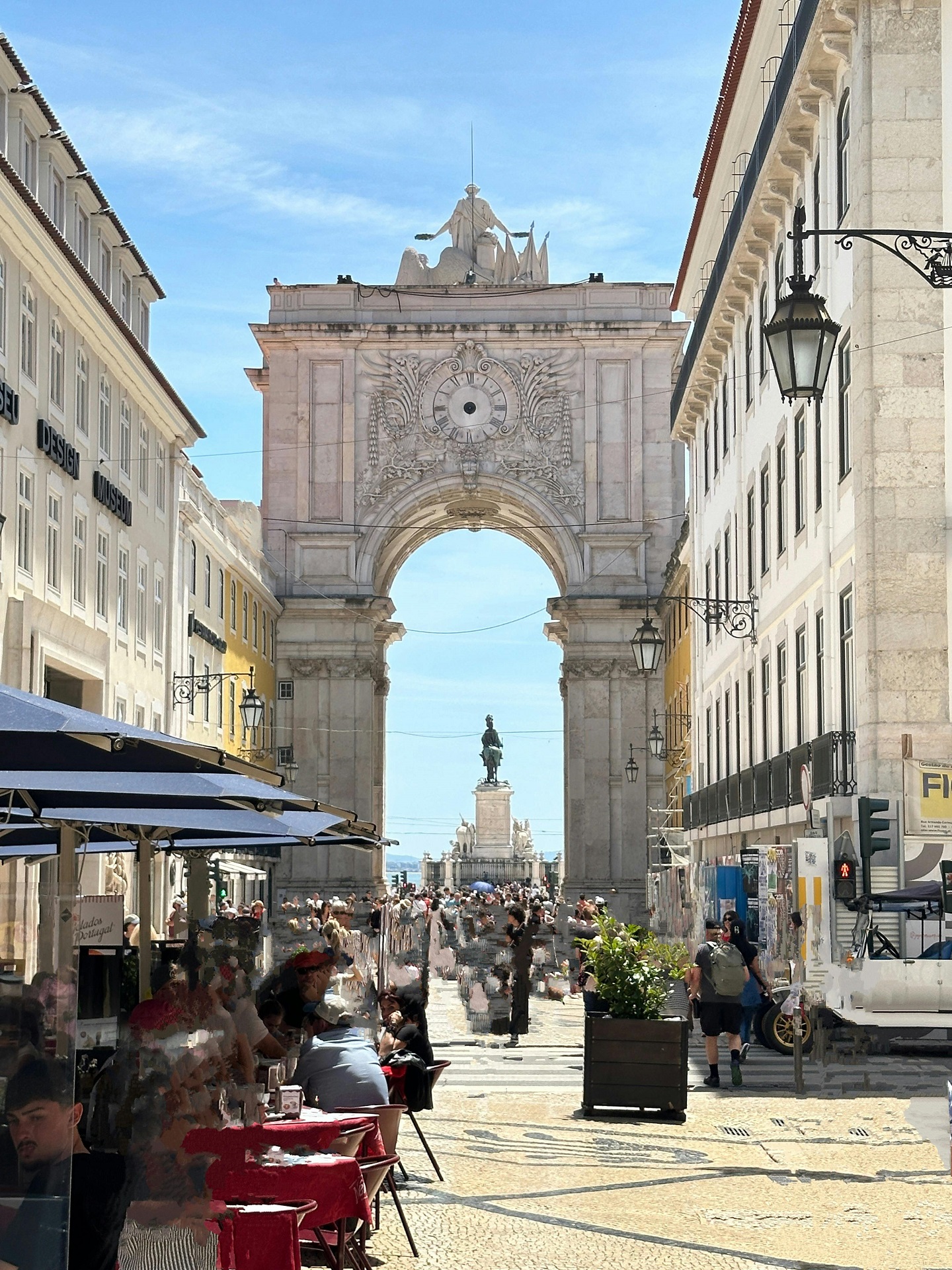 Luxury private pickup in Lisbon and scenic drive through elegant districts